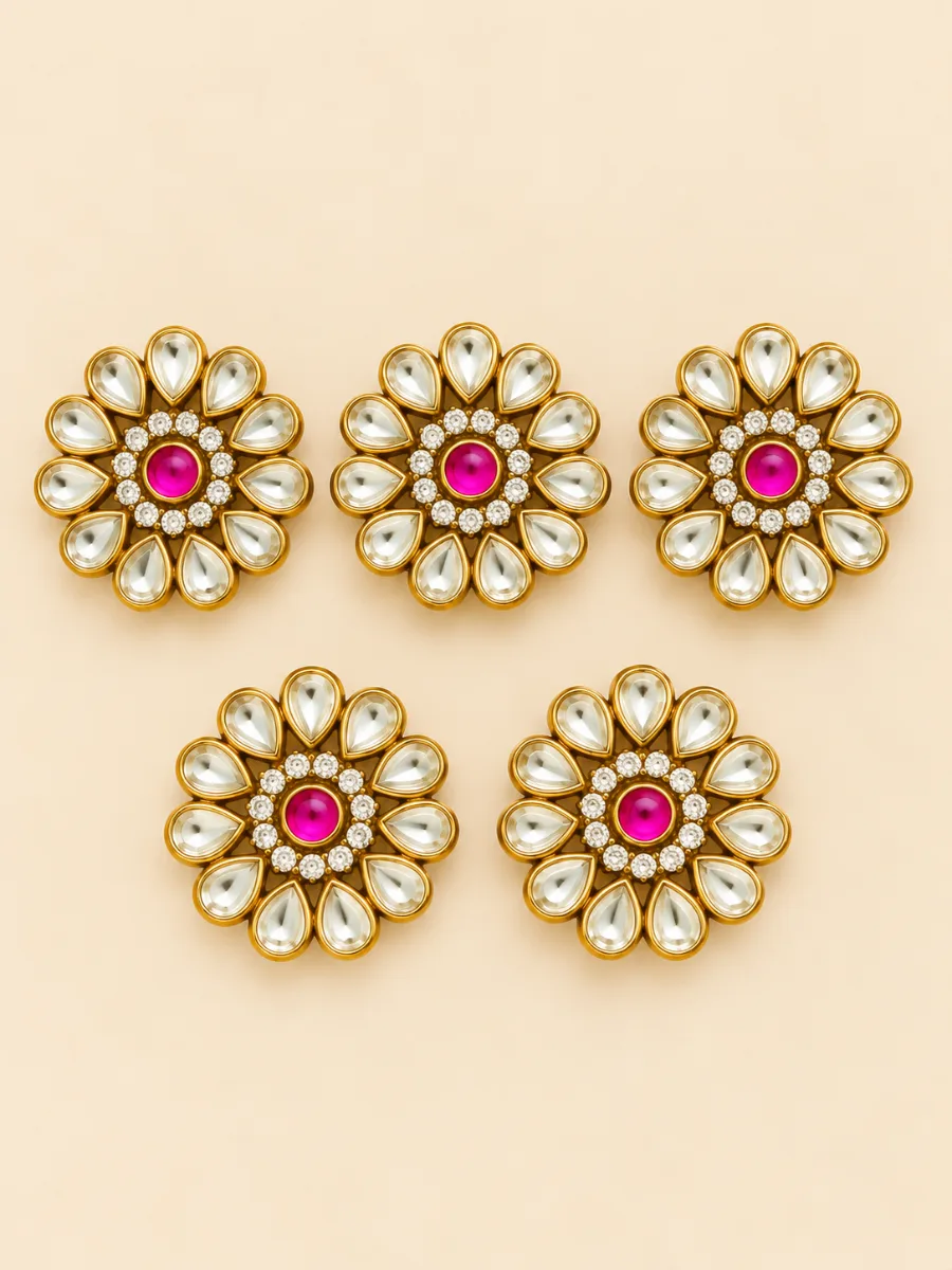 Kundan Floral Hair Pin – Pink Stone — Elegant kundan floral hair pin featuring sparkling white stones, gold detailing, and a vibrant pink center stone.